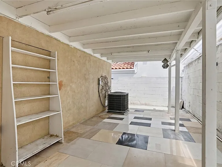 926 N Rowell Ave — Photo 22