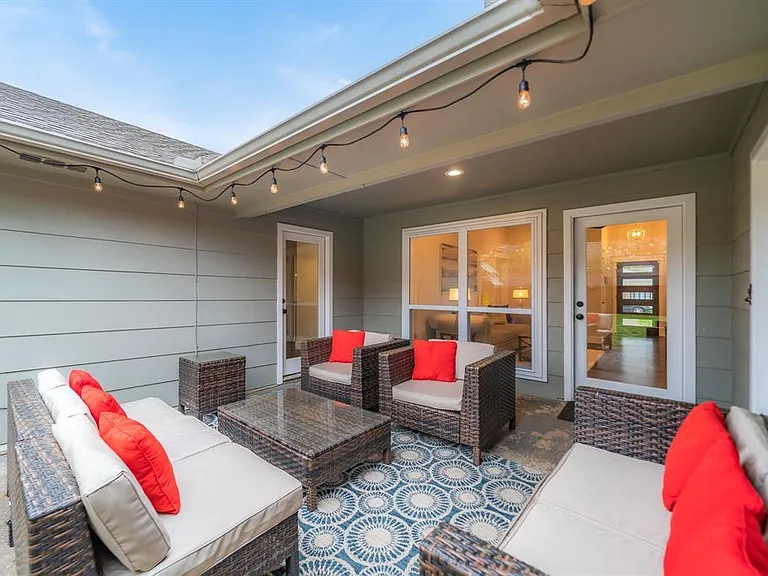 1601 Windsong Trl — Photo 30
