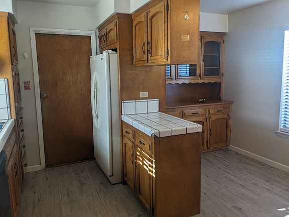 4th image of 3161 W Swift Ave