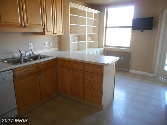 5th image of 19370 Magnolia Grove Sq Unit 406