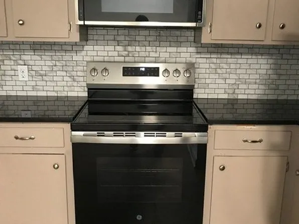 2210 Jones Rd, Beeville, TX 78102