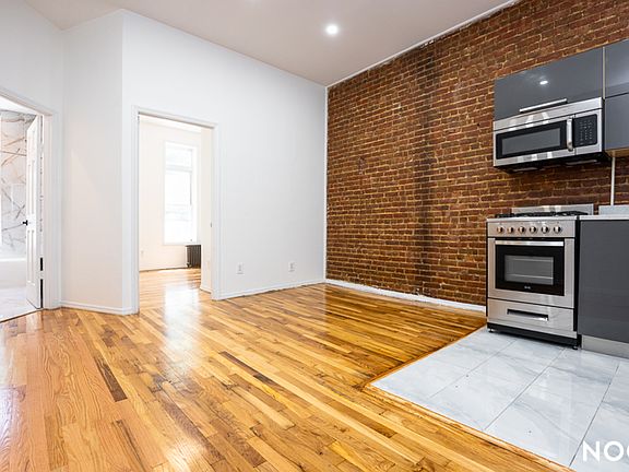 2nd image of 598 Willoughby Ave #2