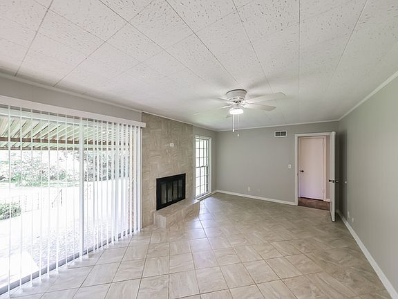 4th image of 2042 Idlewood Dr