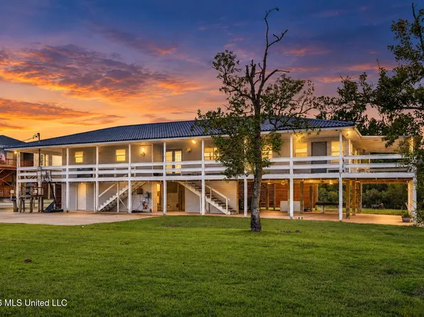 10017 Mississippi St, Bay Saint Louis, MS 39520