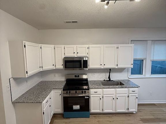 5th image of 420 N Blake St