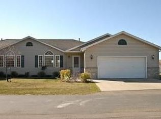 4416 Meadow Lakes Dr NW, Rochester, MN 55901