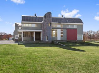 43 Farm Field Rd, Water Mill, NY 11976
