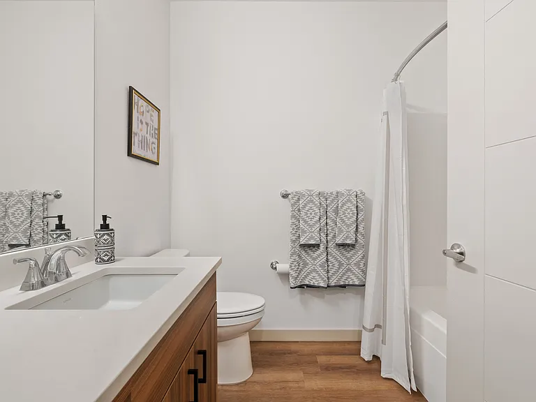 Model Unit Shown (1 Bed 1 Bath) Similar Units: 114, 228, 328,327 *Unit features vary. Inquire with our leasing office to schedule a tour!