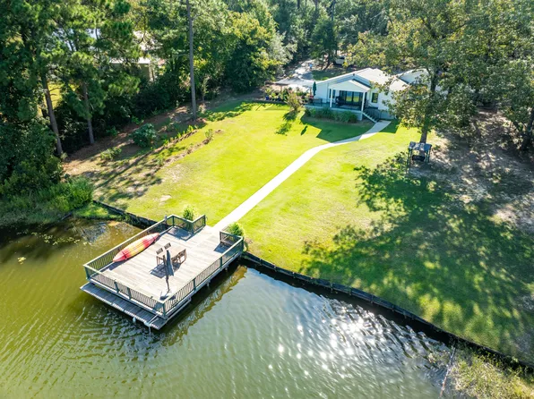 2196 Spring Lake Rd, Defuniak Springs, FL 32433