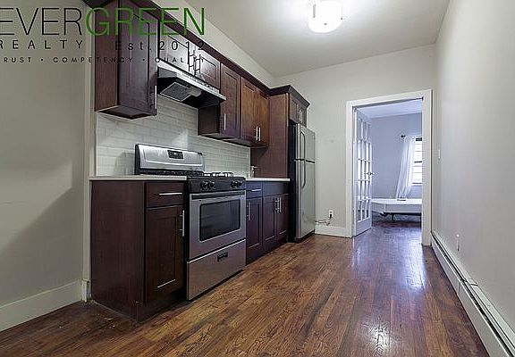 3rd image of 663 Evergreen Ave #2F