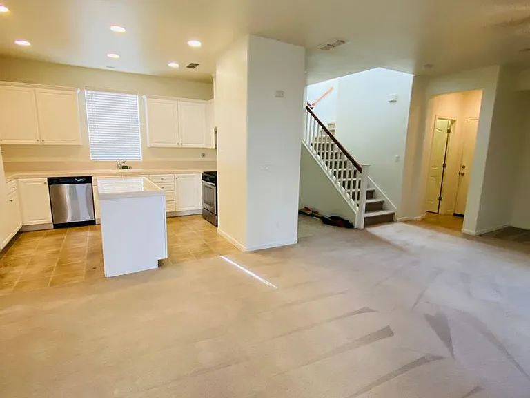 620 Candela Cir — Photo 3