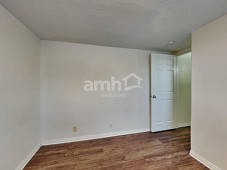 1484 N 400 W — Photo 15