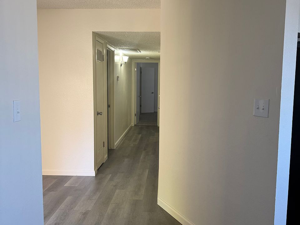 1st image of 4660 N 11th St #0