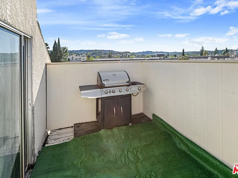 5325 Newcastle Ave #312 — Photo 12