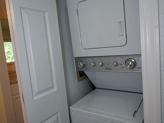 4th image of 111 Yorktown Dr