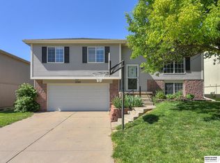 11060 Mary St, Omaha, NE 68164