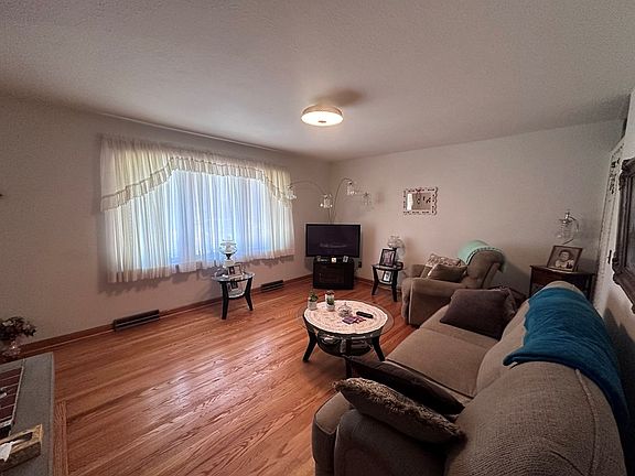 4th image of 522 N Highland Dr