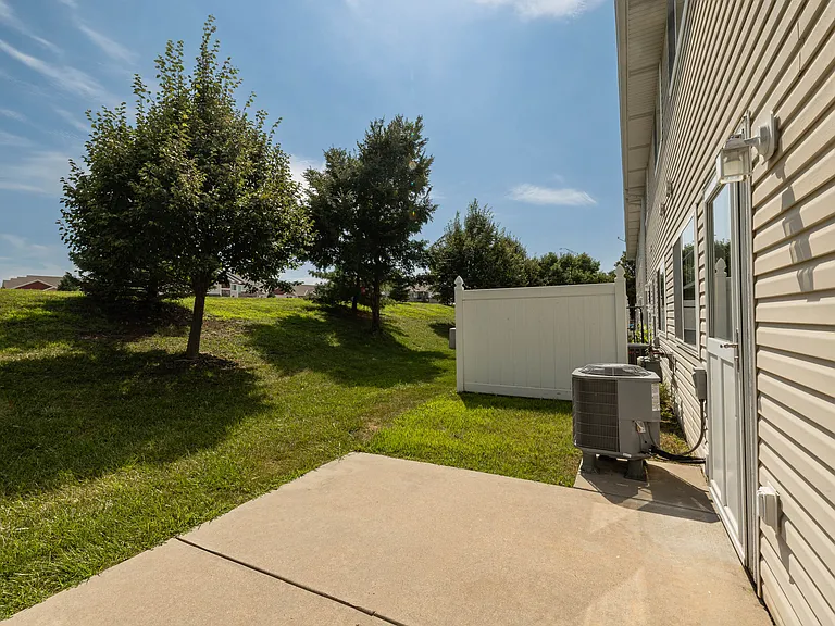 8815 Venice Ln — Photo 29