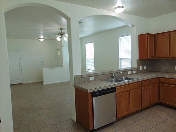 4th image of 2405 Allred Dr APT B