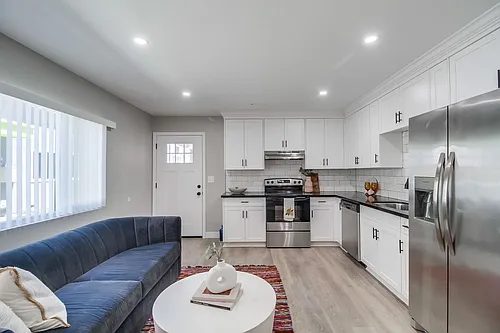 Duplet at Hillcrest | Modern Studio & 3 Bedroom Apartments in Hillcrest Photo 1