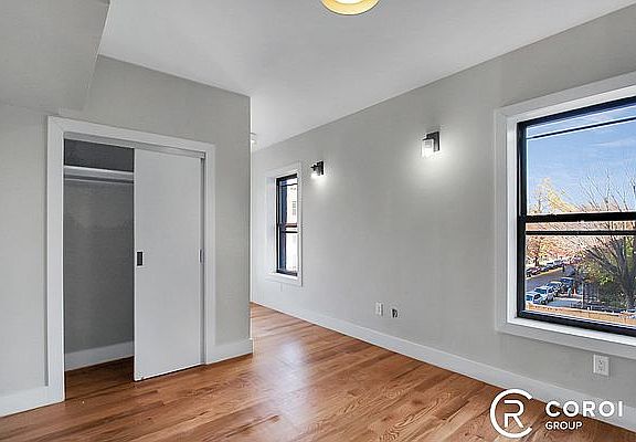 5th image of 304 Hancock St #2