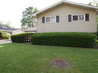 1820 N Newport Rd, Hoffman Estates, IL 60169