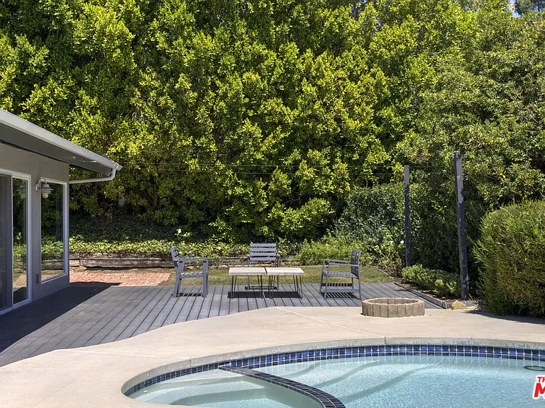 22427 De Kalb Dr — Photo 33
