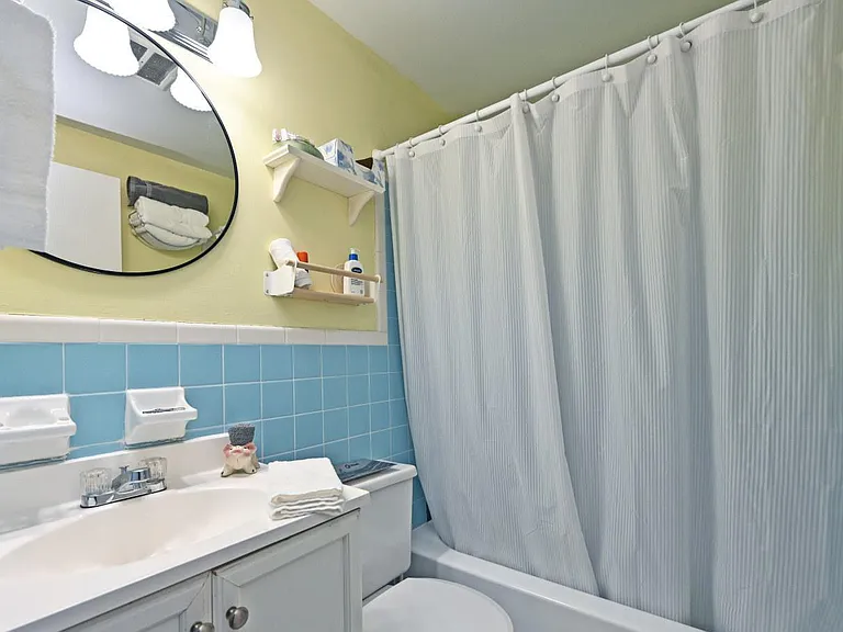 118 E Liberty St #B — Photo 15