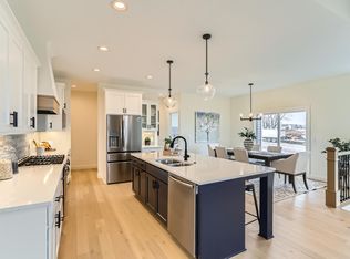 11700 Azure Ln, Inver Grove Heights, MN 55077