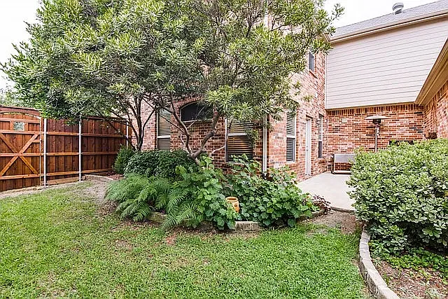 2056 Barret Dr — Photo 4