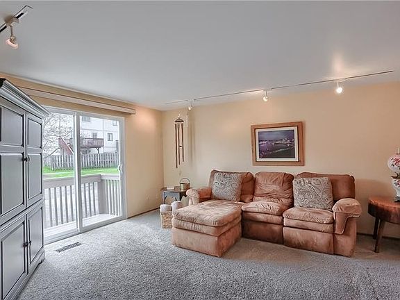 2nd image of 311 Bellwood Ct