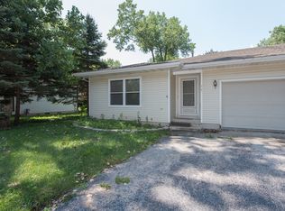 37970 N Manor Ave, Beach Park, IL 60087