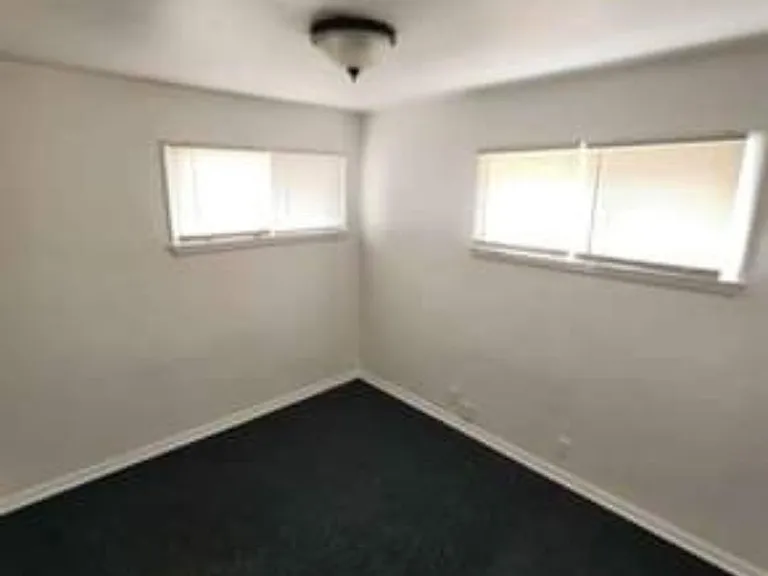 6401 W Carmen Ave #LOWER — Photo 5