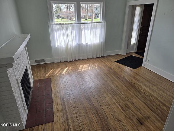 5th image of 2210 River Rd