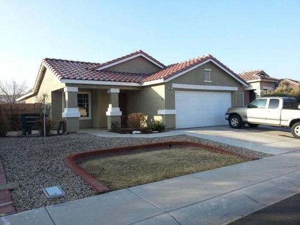 2427 E Winchester Pl