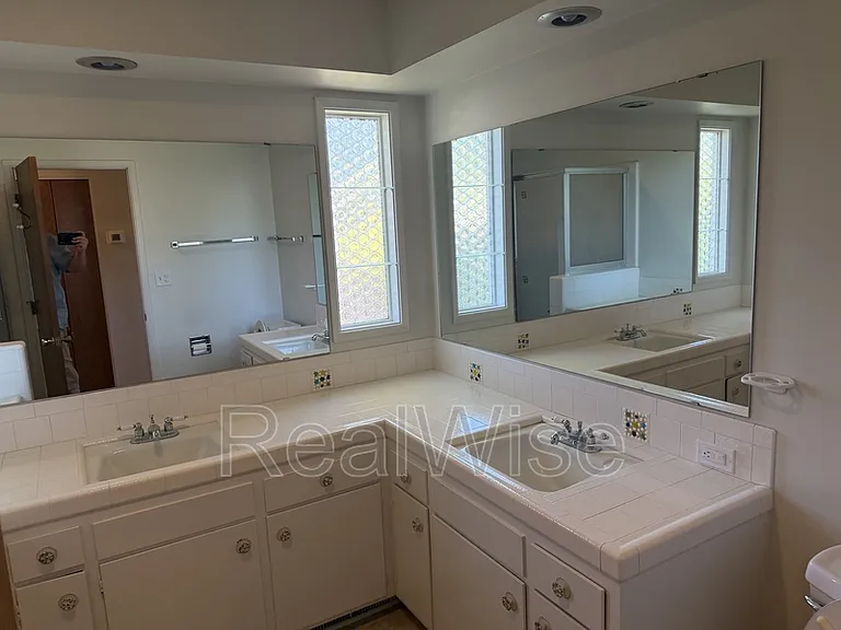 710 NW Midland Ave — Photo 39