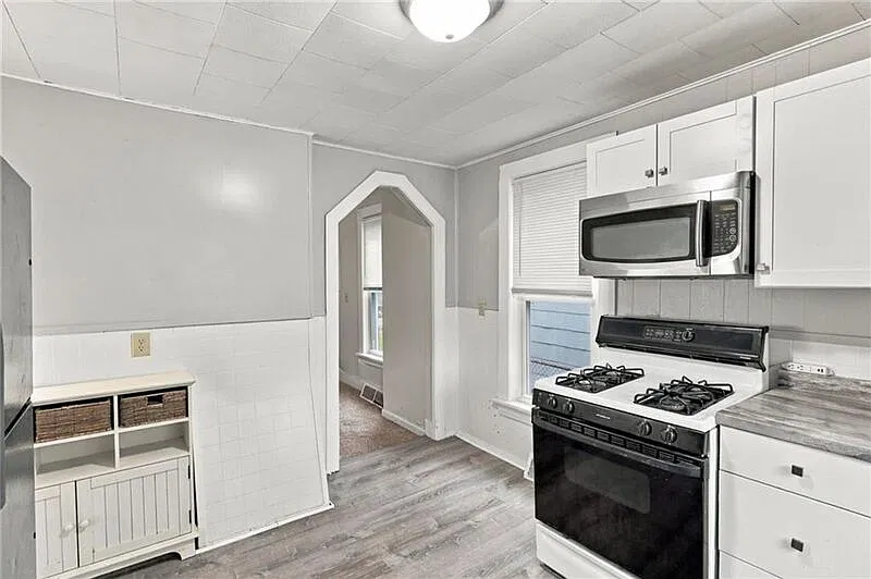 106 Cottage St