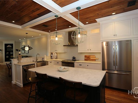 4th image of 219 Lake View Dr