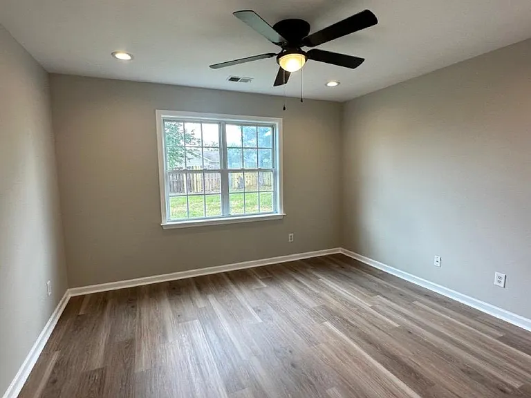 1553 Pine Harbor Way — Photo 16