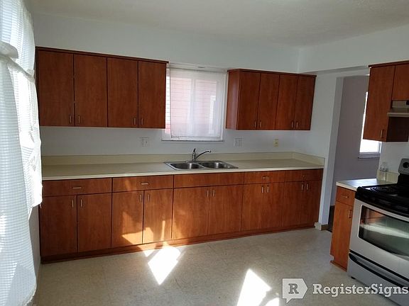 3rd image of 1400 E 263rd St