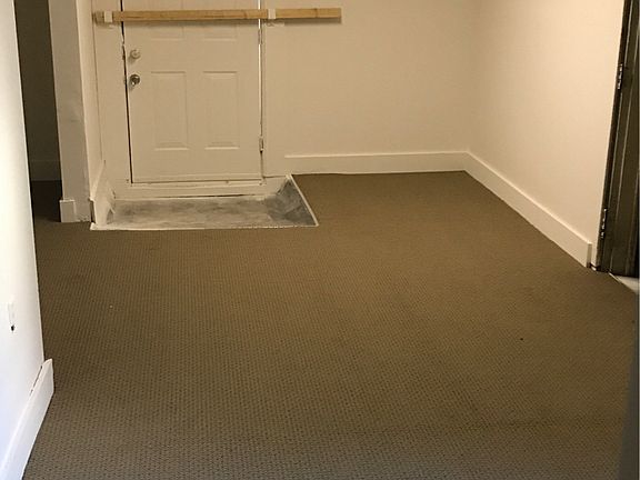 5th image of 846 W Washington St #1