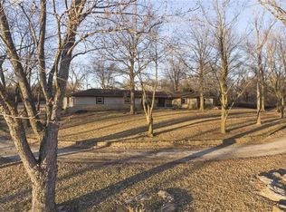 1220 N Allen Rd, Independence, MO 64050