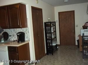 3rd image of 222 N Easton Belmont Pike