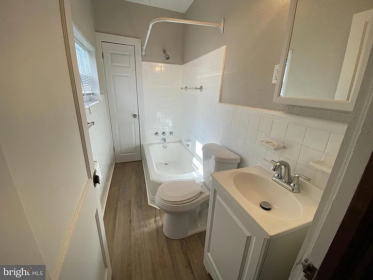 2114 E Landis Ave #10 — Photo 6