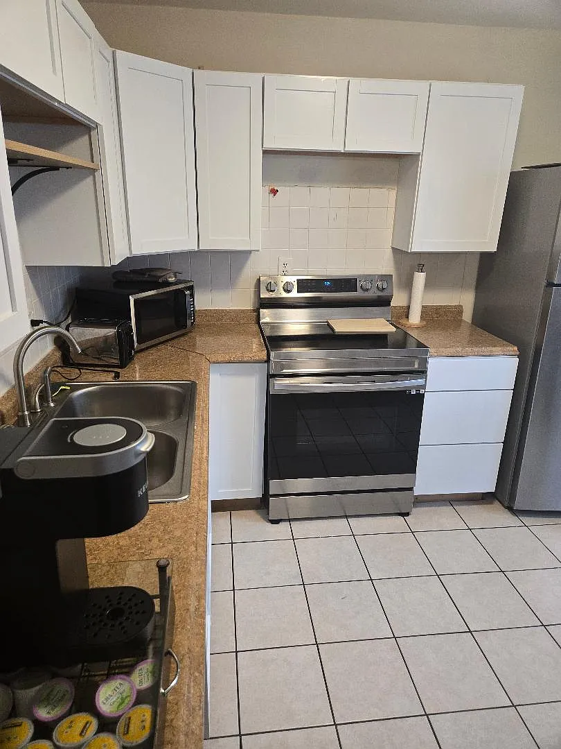 3 bed, 1050 sqft, $3,500 — Photo 1