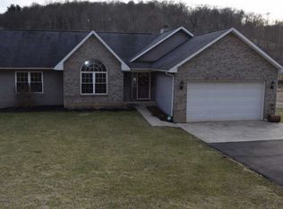 10174 Wilkins Run Rd NE, Newark, OH 43055