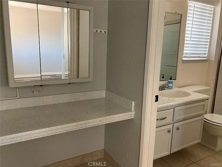 9934 La Vine St — Photo 36