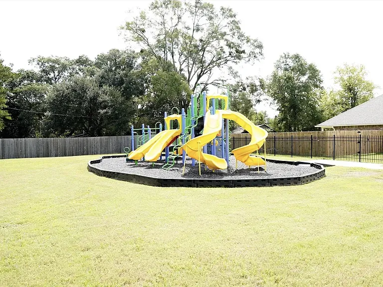 Joyce Dr — Photo 12