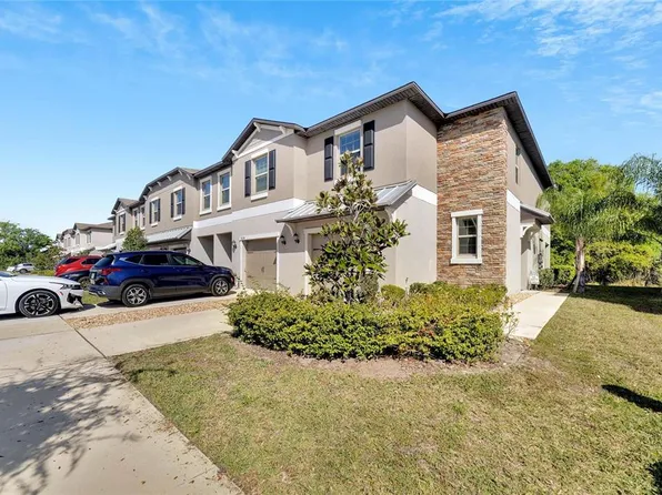 9536 Pembrooke Pines Dr, Sun City Center, FL 33573