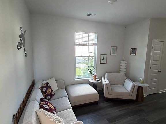4th image of 18 Backwater St